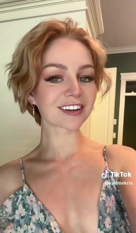 KallMeKris modèle sexy galeries