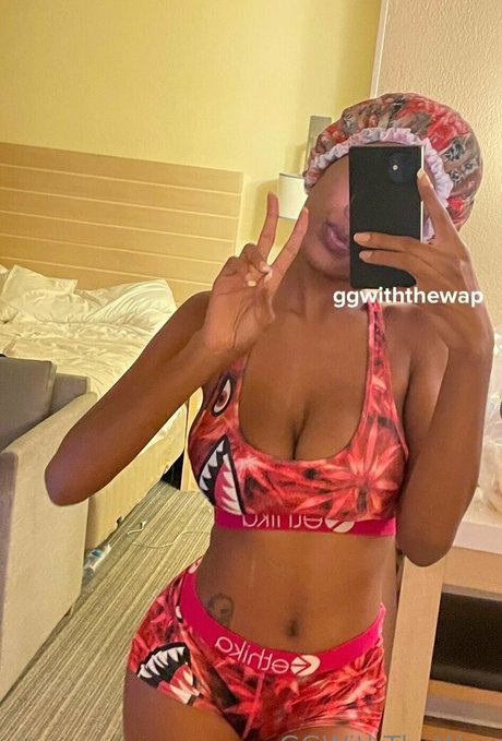 ggwitdawap2 star naked photo