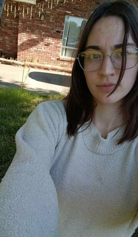 lillylovespenisland estrella porno bonita fotos