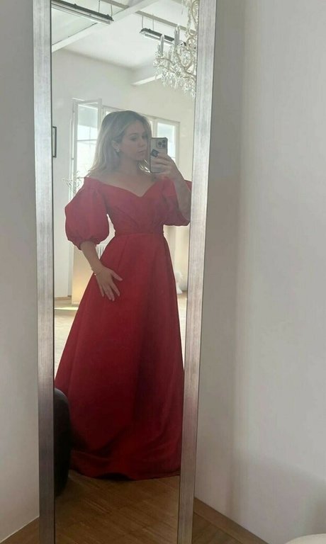 Brec Bassinger art star du porno photos