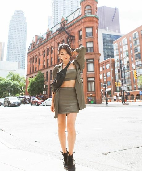 Karen Fukuhara buen modelo imágenes