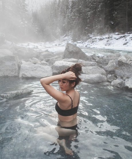 Karen Fukuhara estrella desnuda imágenes