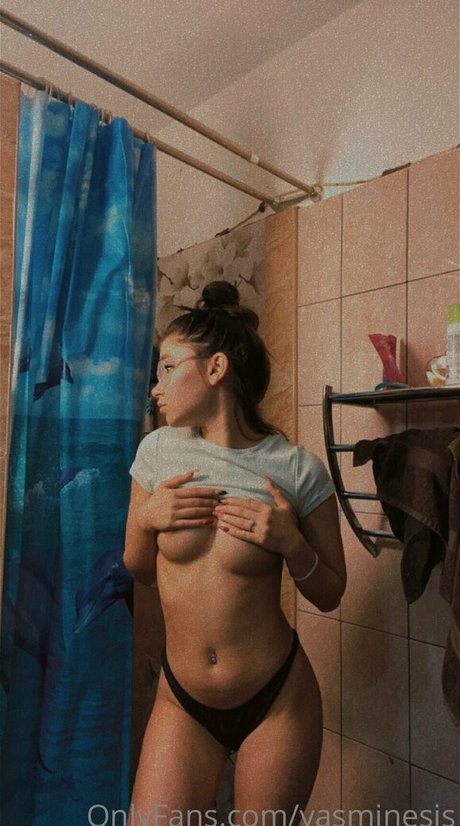 YasMineSis estrella porno desnuda imagen