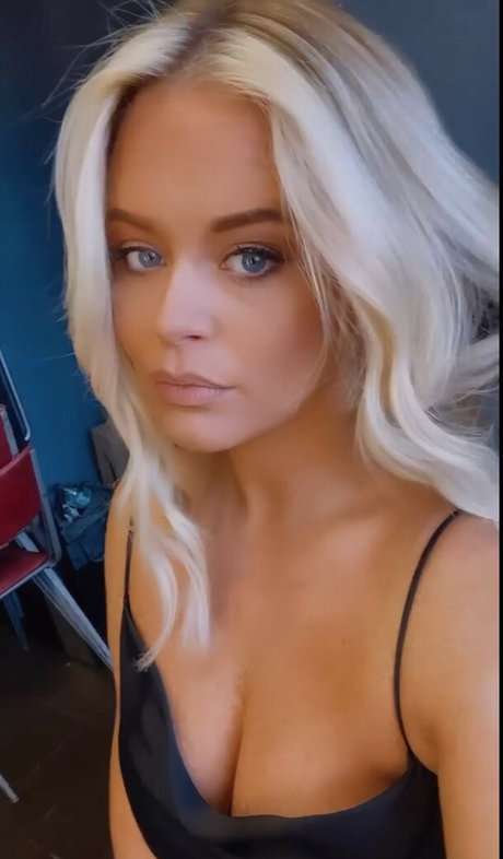 Emily Atack modèles nus photo