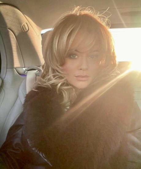 Emily Atack modèle galerie