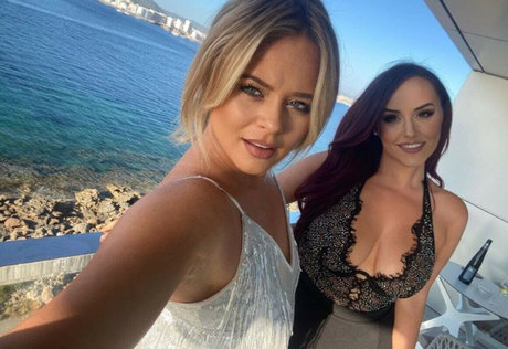 Emily Atack sexe star du porno photos