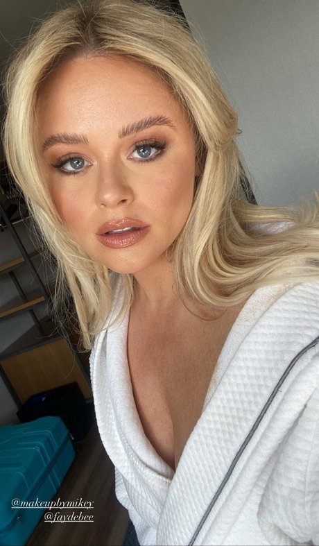 Emily Atack joli modèle img