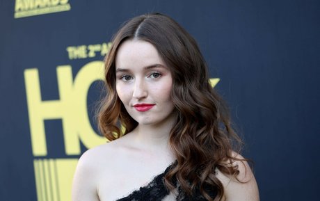Kaitlyn Dever belle star du porno des photos