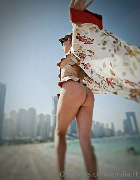 emilia tt estrella hermosa recopilación