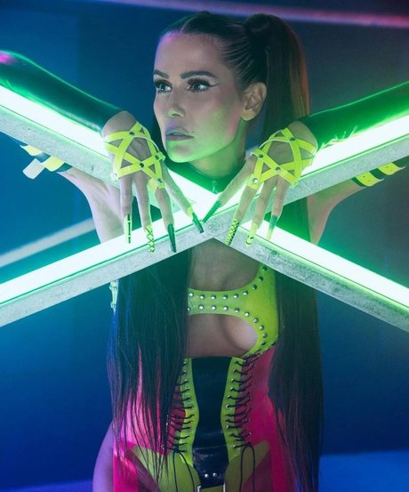 Deborah Secco estrella hermosa galerías