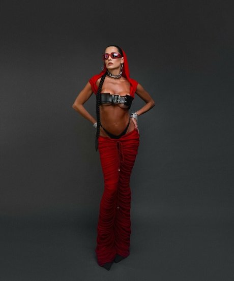 Deborah Secco actriz de desnudos archivo