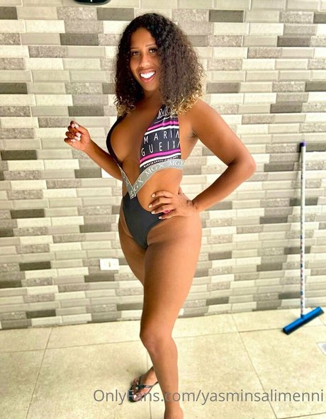 yasminsalimenni modelo erótico imágenes