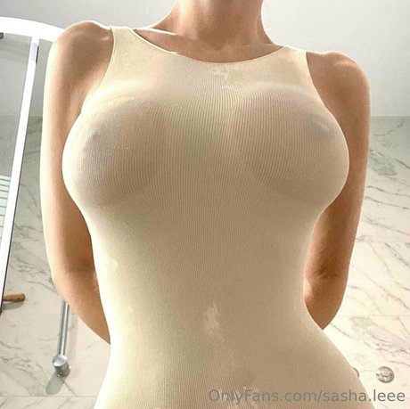 sasha leee modelo caliente fotos