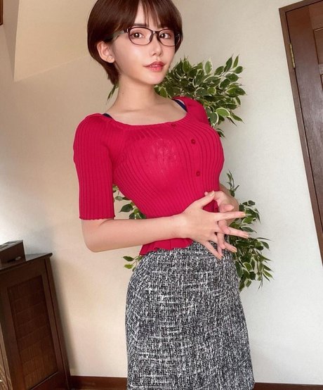 Eimi Fukada estrella porno sexy fotos