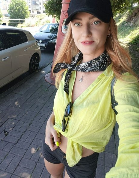 lelbloom nudes star photo