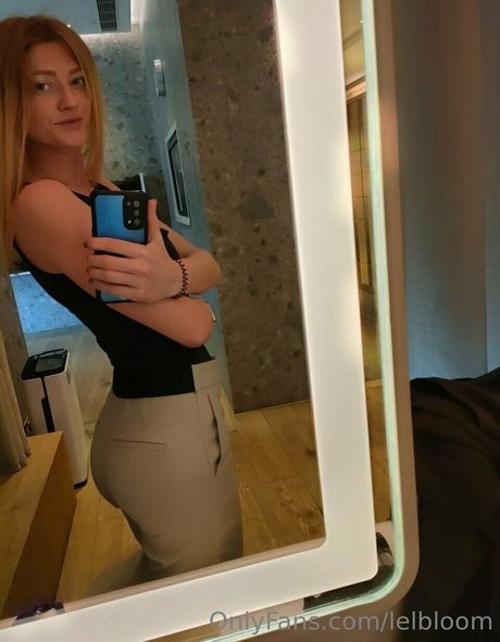 lelbloom adult model galleries