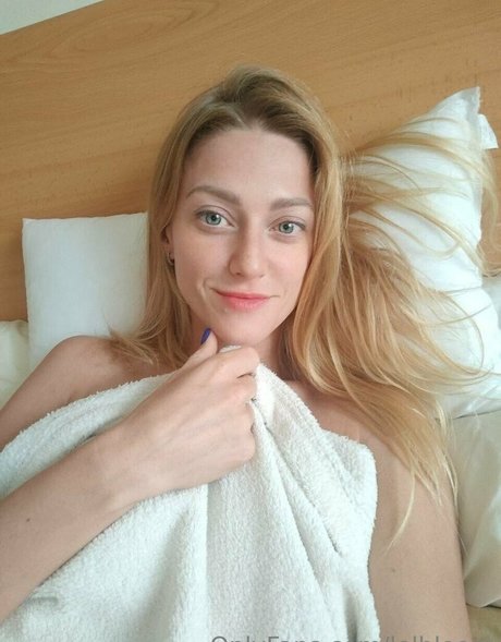 lelbloom hot pornstar img