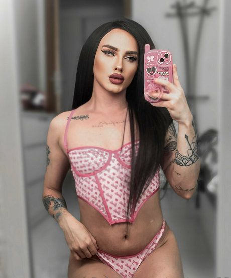 paulamnr23 hot model picture
