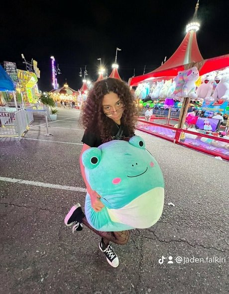 falkybear modelo agradable imágenes