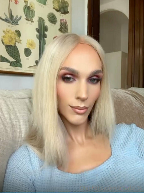 aparisi ts nus de stars du porno image