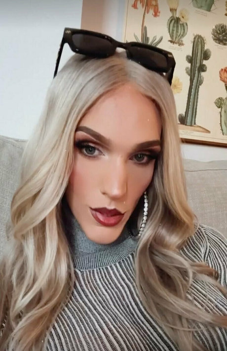 aparisi ts pornstar beautiful archive