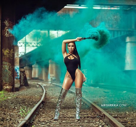 Leila Grey modèle de haute qualité collection