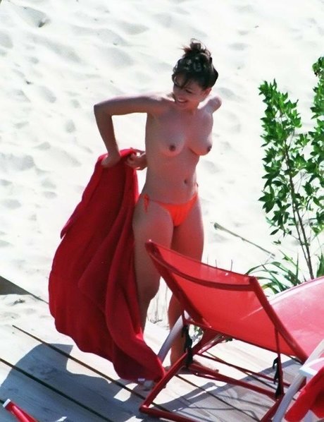 Elizabeth Hurley estrella porno erótica galería