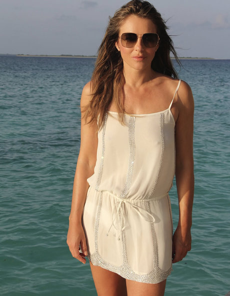 Elizabeth Hurley nus étoiles archive