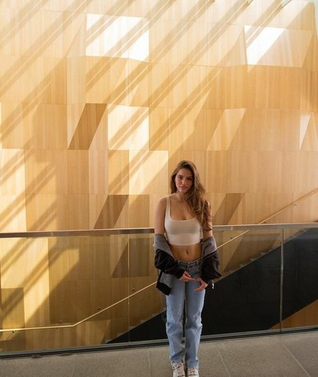 Sylvia Snyders star du porno en haute qualité image