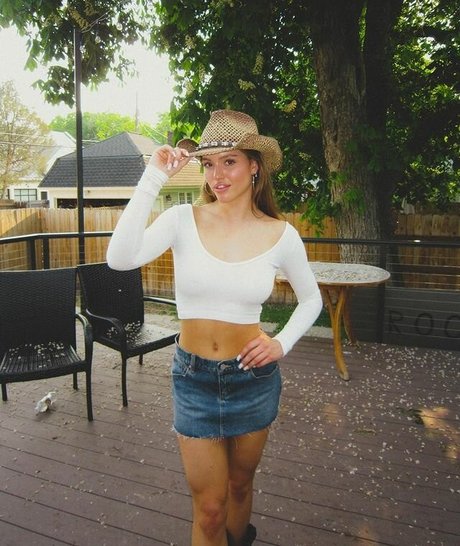 Sylvia Snyders free pornstar pic