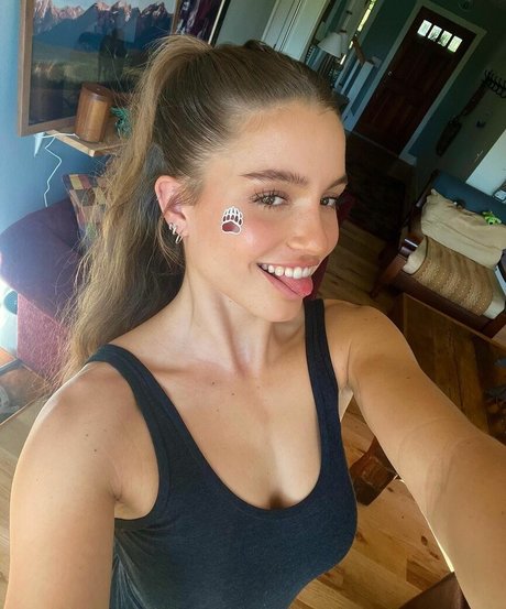 popular trans onlyfans sexy nude pics