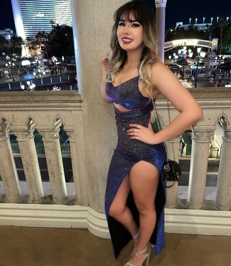 pyt uri model pretty photo
