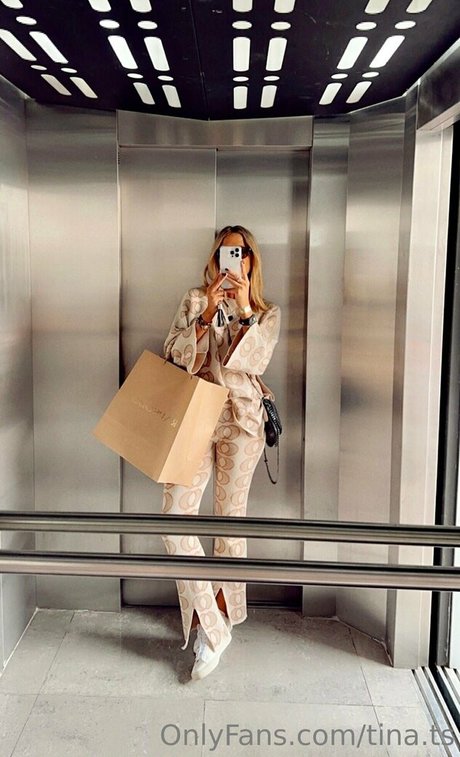 tina ts modelo pornografico archivo