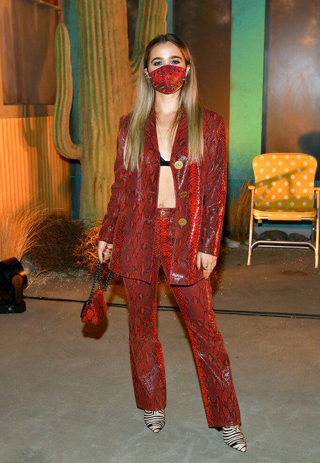 Haley Lu Richardson modelo desnudos fotos