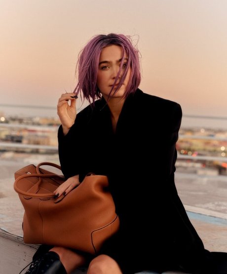 Haley Lu Richardson modèle de haute qualité collection