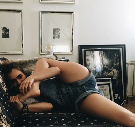 Haley Lu Richardson modèle pornographique des photos