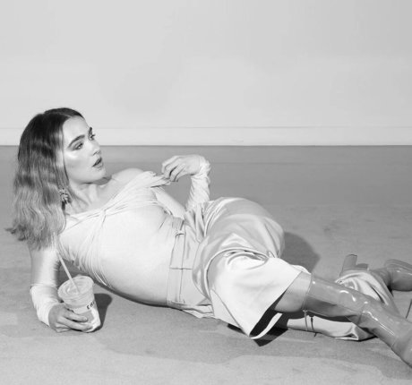 Haley Lu Richardson modelo desnuda imágenes