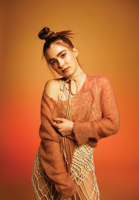 Haley Lu Richardson actrice libre archive