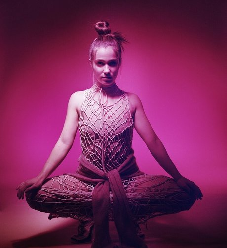 Haley Lu Richardson hermosa modelo fotos