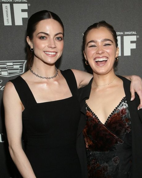 Haley Lu Richardson estrella porno sexy recopilación