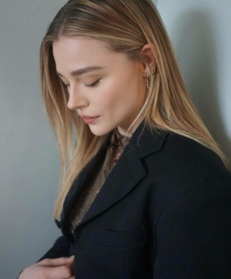 Chloe Grace Moretz star du porno exclusive images