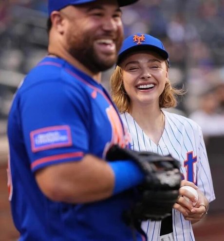 Chloe Grace Moretz modèle érotique img