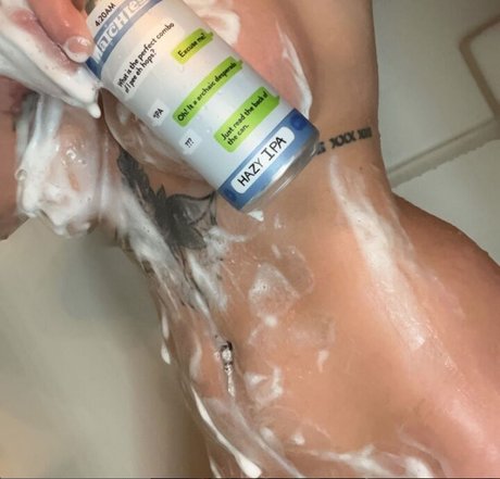 Beerbabes desnudos de modelos archivo