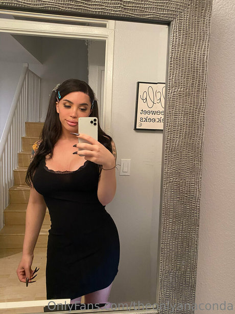 theonlyanaconda haut modèle img