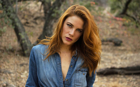 Courtney Hope meilleur modèle des photos