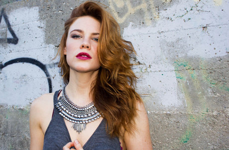 Courtney Hope star du porno érotique img