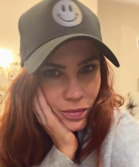 Courtney Hope actriz de alta calidad fotos