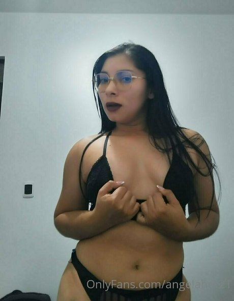 angelahot21 modèle xxx images