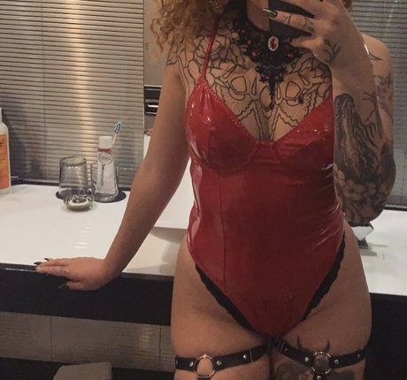 Edin Kary bonita estrella porno galerías