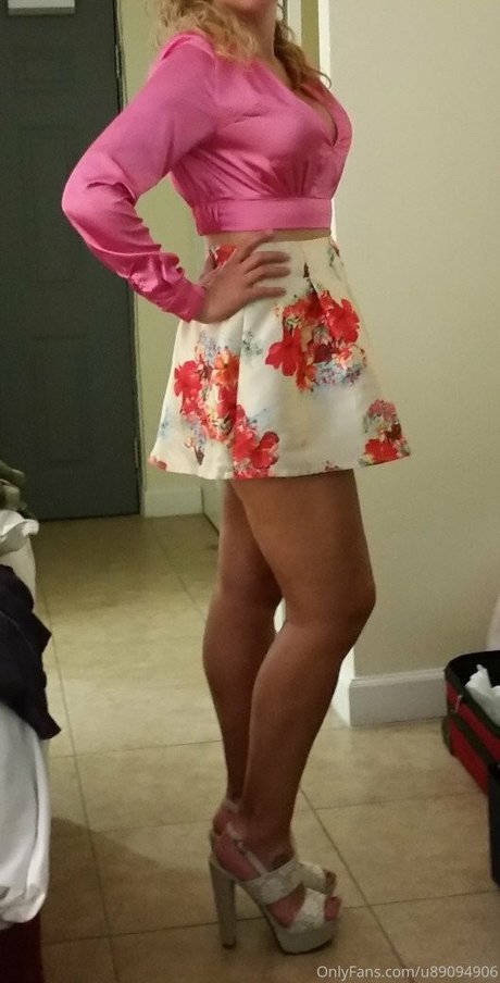 Hotwife modelo desnudo imagen